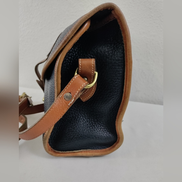 Dooney & Bourke Vintage All Weather Leather Essex Black Tan Crossbody Bag - Picture 4 of 11